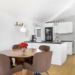 Quanna - 450m From The Sea By Interhome