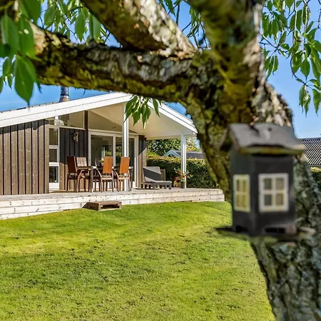 Quanna - 450m From The Sea By Interhome